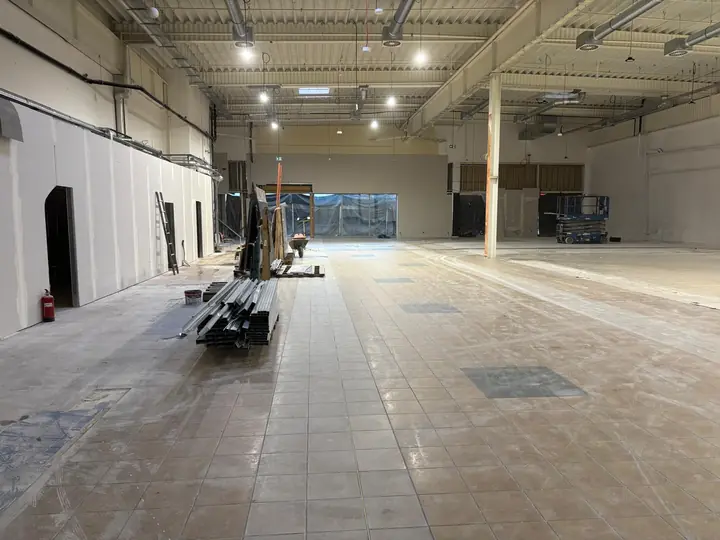 Verkaufshalle nach der Sanierung