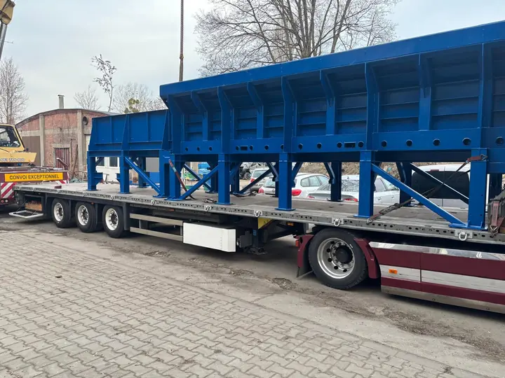 Stahlkonstruktion, bereit zum Transport
