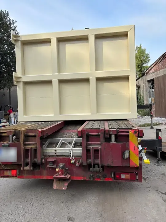 Stahlbehälter versandbereit