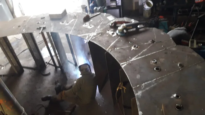 Reparaturen von Maschinenbauteilen und Schweißarbeiten