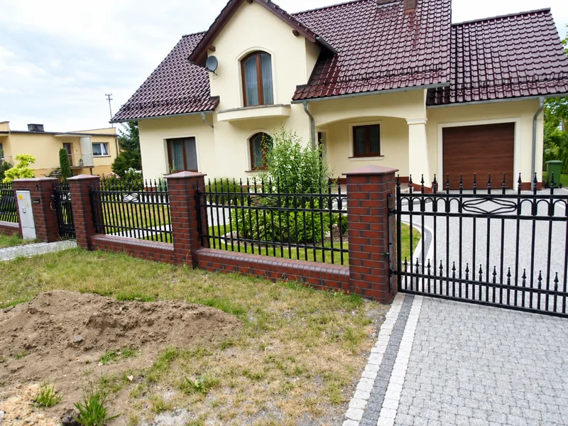 Zaun und passendes Balkongeländer