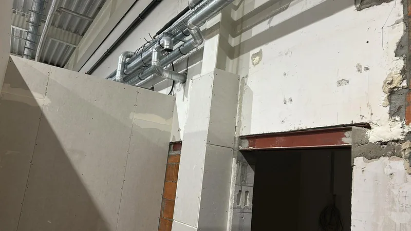 Stürze und Verstärkung von Öffnungen