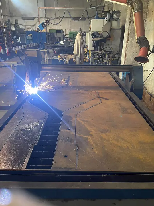 CNC-Plasmaschneiden von Blech