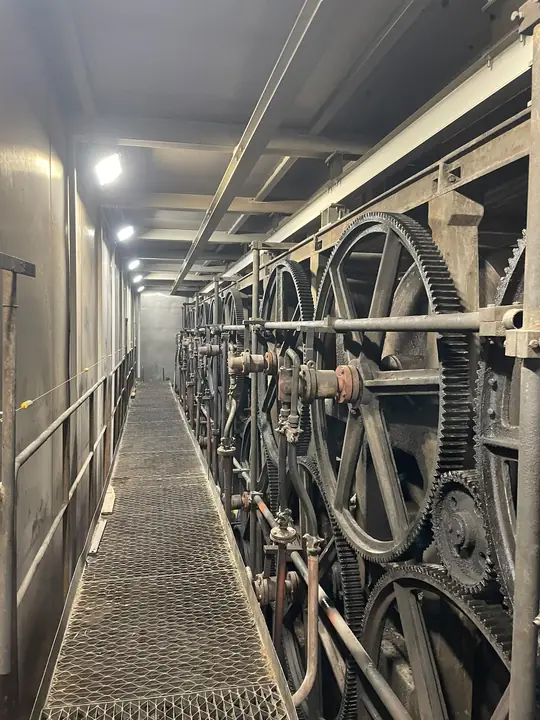 Technologiekanal mit Getrieben